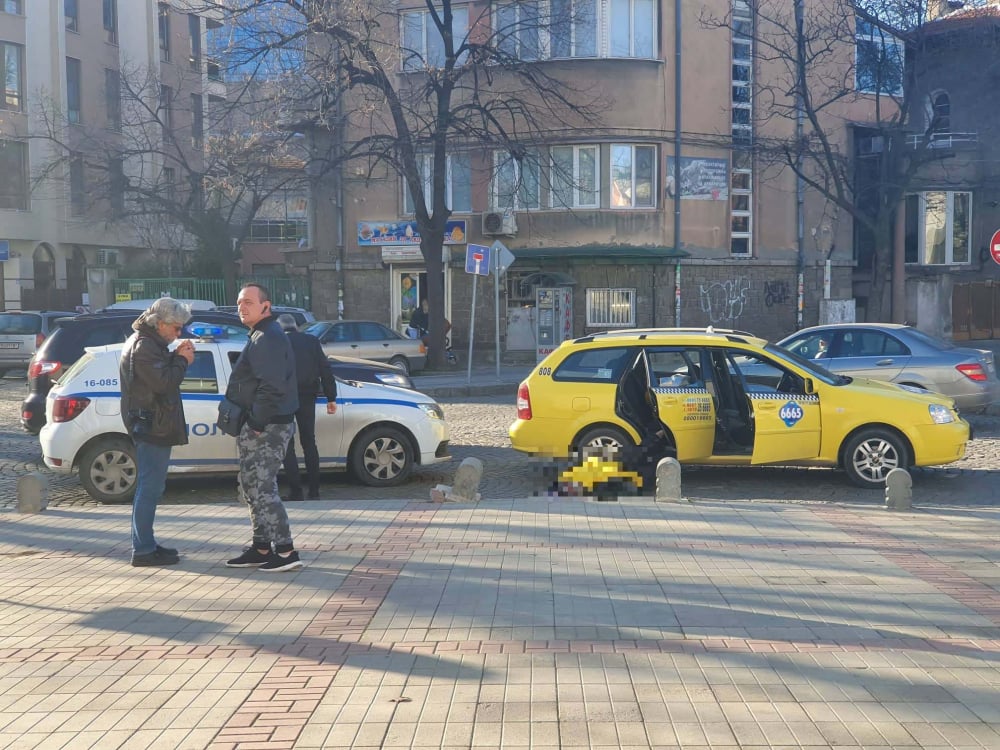 Пловдивчанин издъхна в такси, минути след като го изписали от болницата СНИМКИ 18+