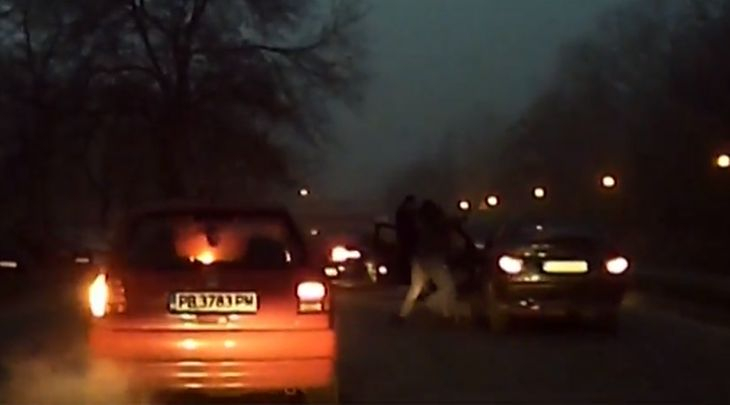 СНИМКИ разкриват брутална агресия на път в Пловдив