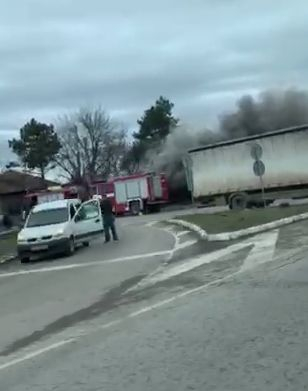 Сигнал до БЛИЦ! Огнен ад на гара Бяла ВИДЕО