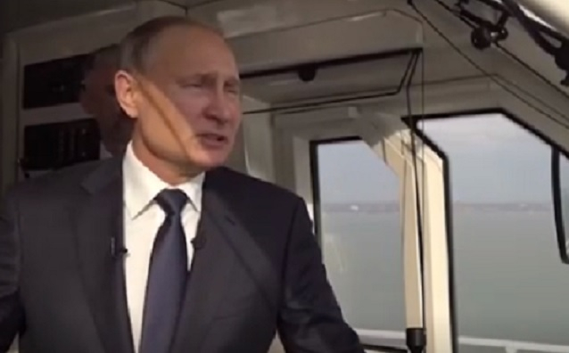 "Върви меко": Путин оцени пътуването с влак по Кримския мост ВИДЕО