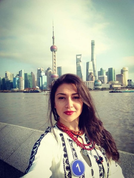 Ослепителна хубавица от Родопите накара китайците да онемеят  