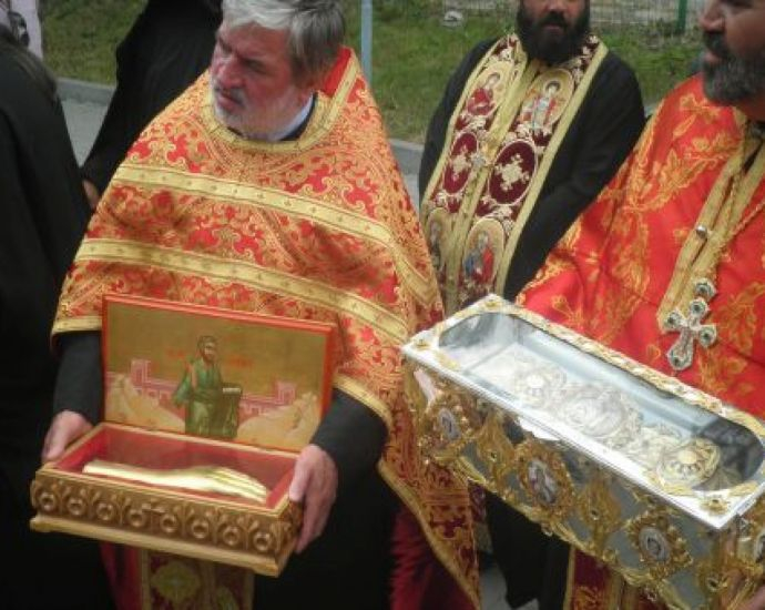 Обичан от цял Бургас свещеник е в болница  в критично състояние