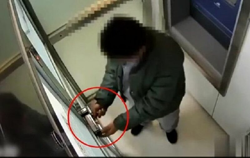 Пишман крадец реши да ограби банкомат, но получи неочакван отпор от... ВИДЕО 