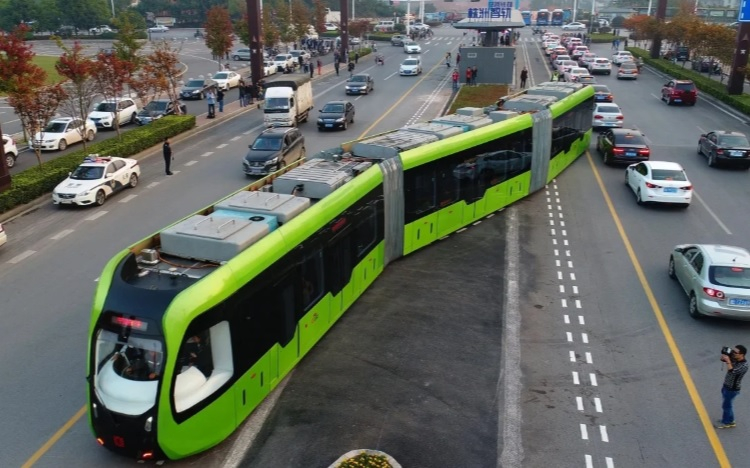 Нов уникален влак без релси създадоха в Китай