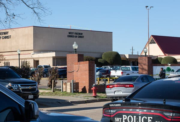 Появи се ВИДЕО от кървавата стрелба със загинали в църквата в Тексас
