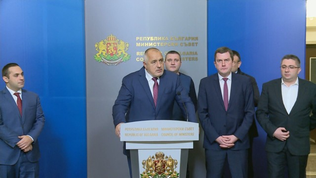 Премиерът с извънредна новина за Перник след спешната среща в МС ВИДЕО