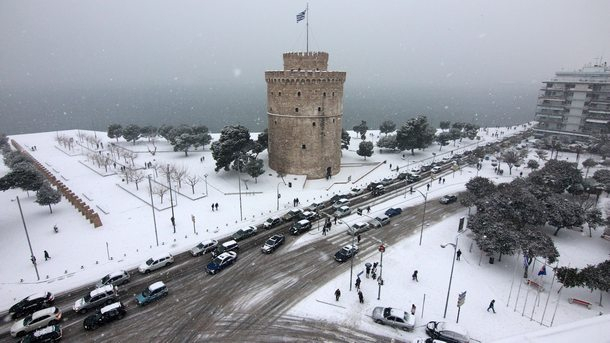 Студ и сняг сковаха Гърция на Богоявление