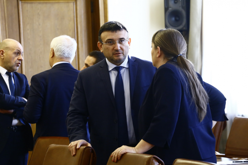 Младен Маринов коментира арестите в Перник