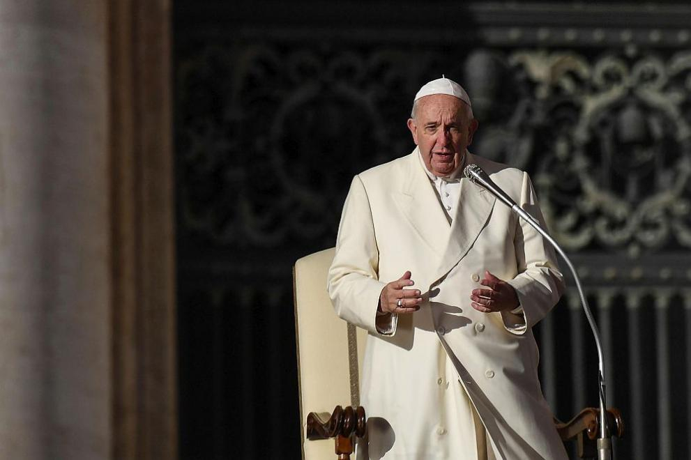 Пак премеждие на Папа Франциск със страстна монахиня  ВИДЕО 