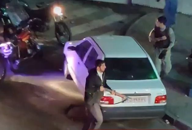 Кръв по улиците на Техеран часове след предупреждението на Тръмп ВИДЕО 18+