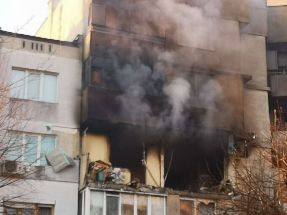 Ни вест, ни кост от мъжа, обвинен за взрива в жилищен блок във Варна