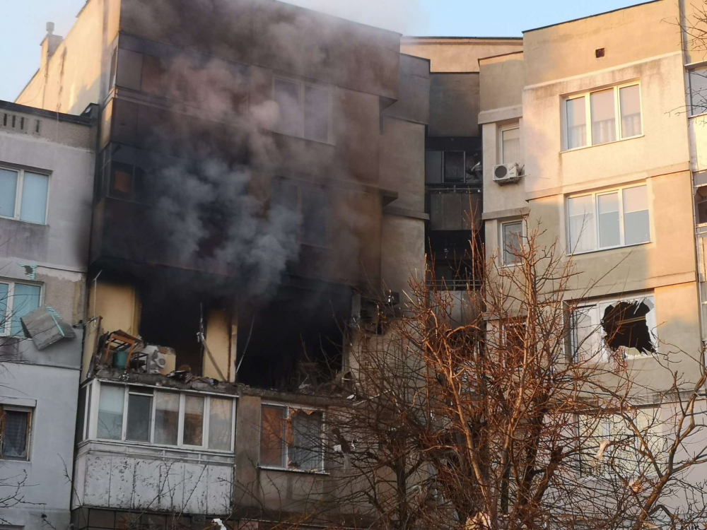 Истински ад в Пловдив, цял квартал е в облак дим