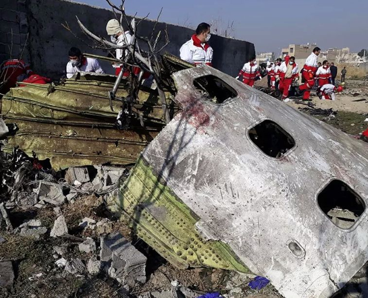 Иран съобщи за втори самолет в небето в нощта на инцидента с украинския Боинг  