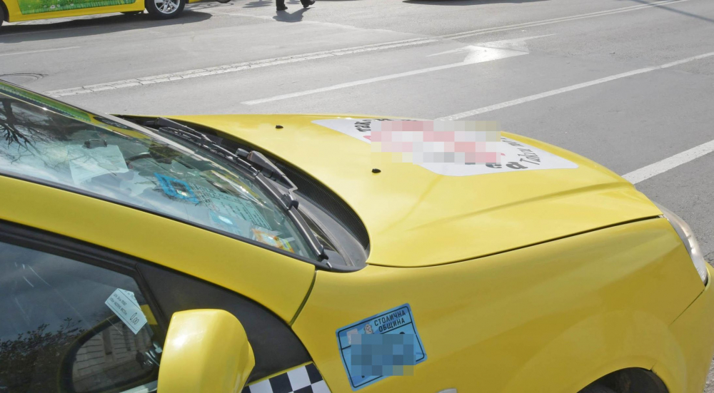 Таксиметров шофьор от София направи със слепец нещо, за което ще се говори дълго ВИДЕО