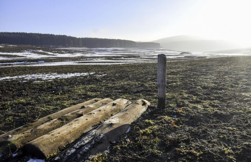 СНИМКИ на язовир "Студена" разкриват страшните мащаби на водната криза 