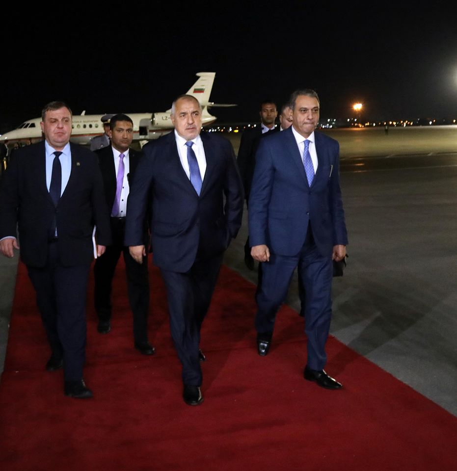 Борисов пристигна в Египет за важно военно събитие ВИДЕО