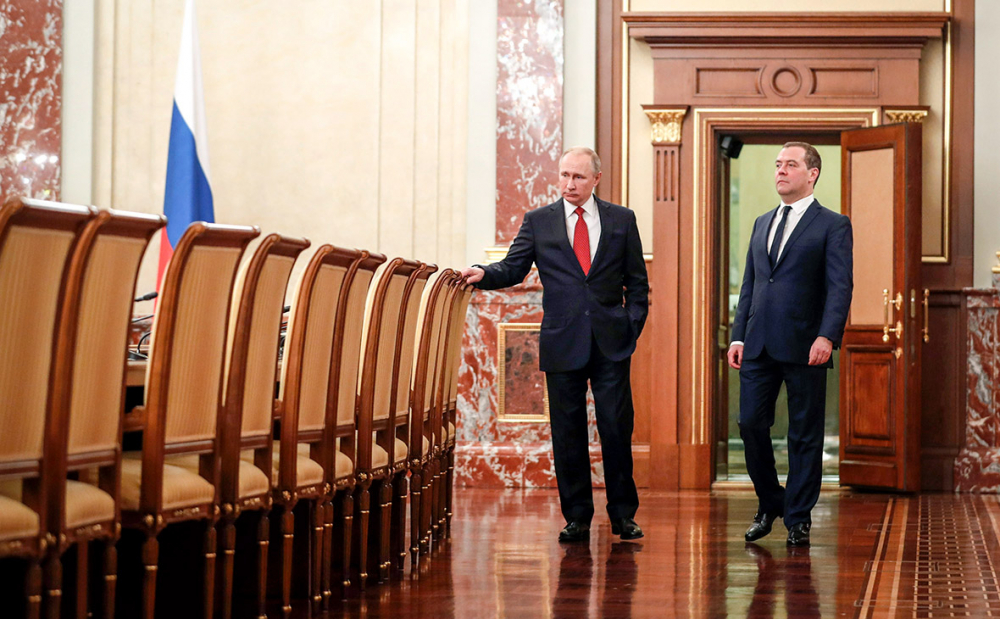 ВИДЕО показва как реагират руските министри на новината, че кабинетът подава оставка 