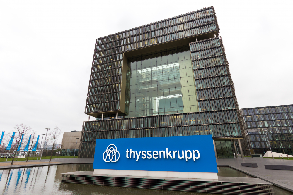 Гигантът Thyssenkrupp продава бизнеса си с асансьори 