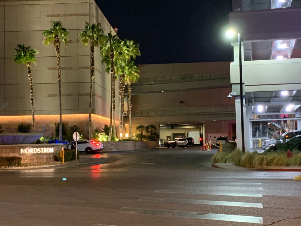 Стрелба избухна в мол в Лас Вегас ВИДЕО