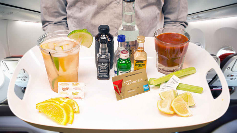 Колко алкохол може да изпиете на борда при дълъг полет?