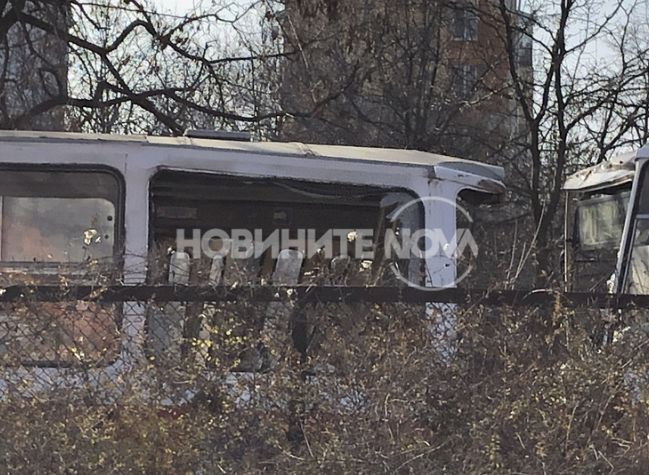 Страшни СНИМКИ и ВИДЕО от жестоката катастрофа с трамваи в София
