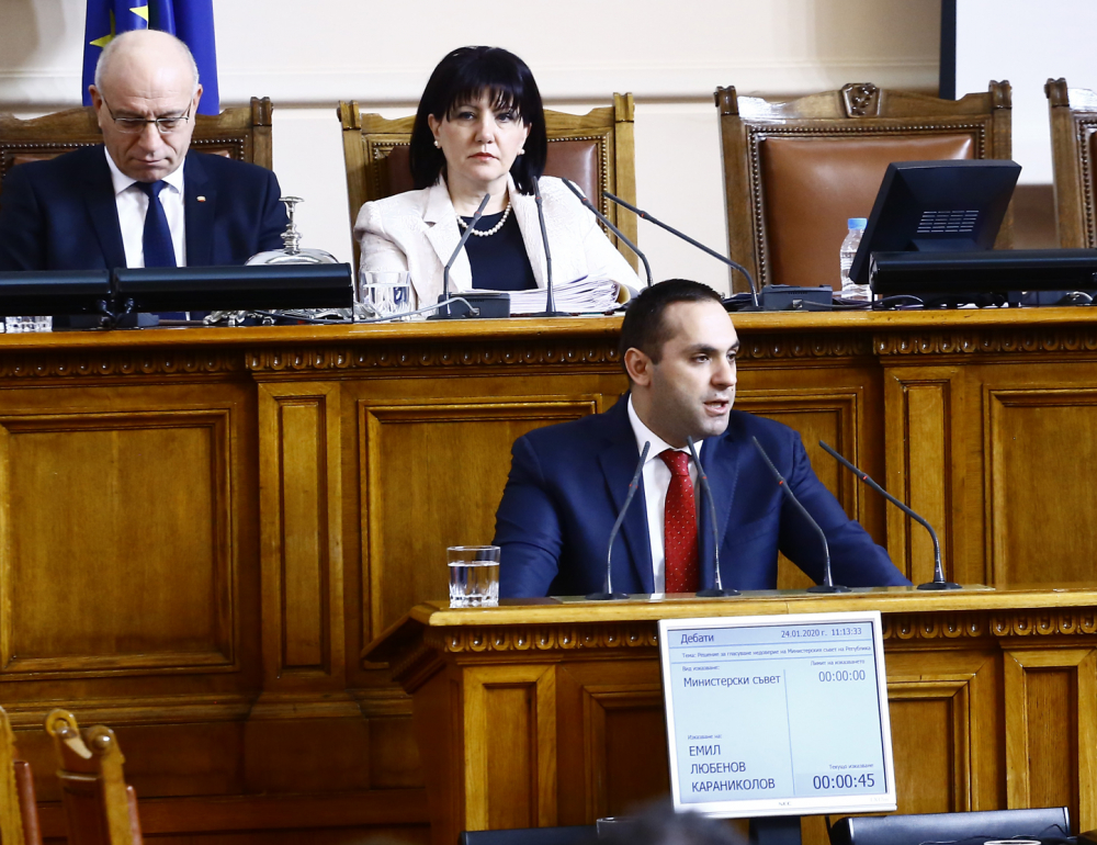 Министър Караниколов за първи път коментира оставката си
