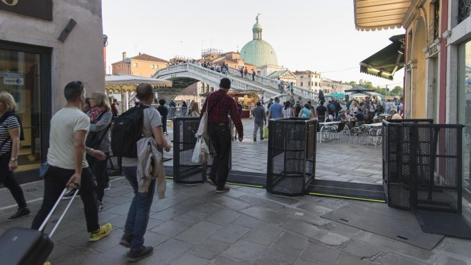 Хиляди жители на Венеция ще бъдат евакуирани заради неизбухнала бомба