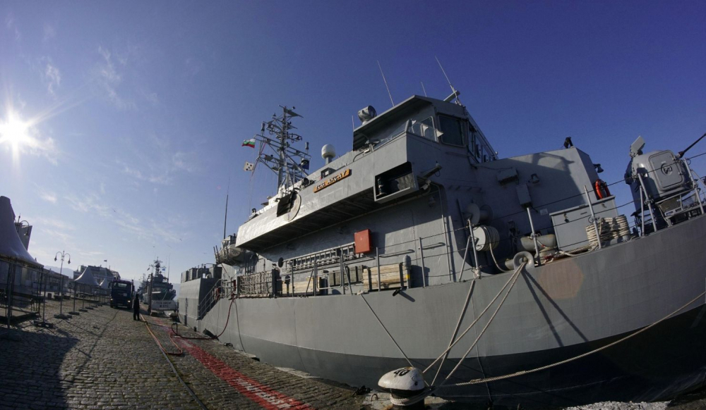 Кораби на НАТО акостираха на морската гара във Варна СНИМКИ