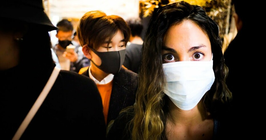 Ударно произвеждат маски в Китай, по 8 милиона на ден