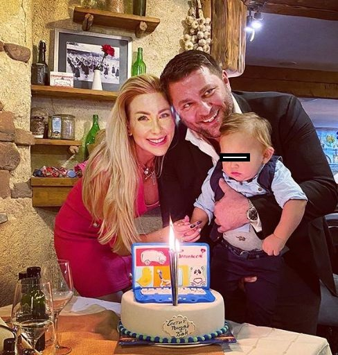 Антония Петрова и съпругът й отпразнуваха първия рожден ден на сина си в Абу Даби СНИМКА