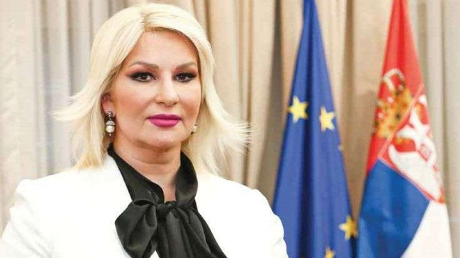 Министърка и дeпутати се сбиха в сръбския парламент СНИМКА