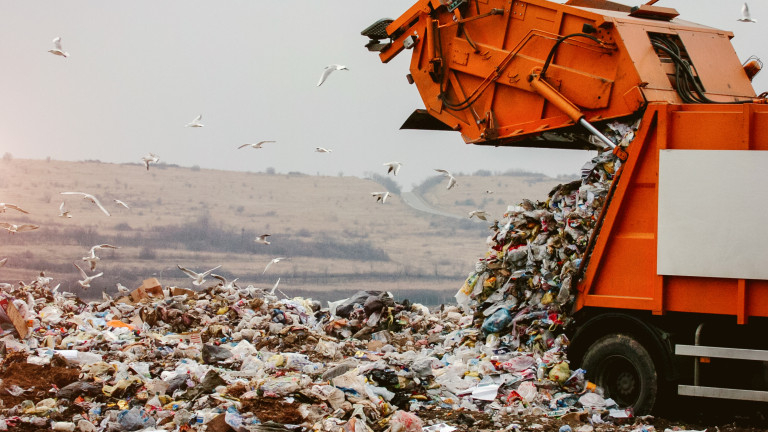 Бунт и напрежение в Батак заради тонове италиански боклук