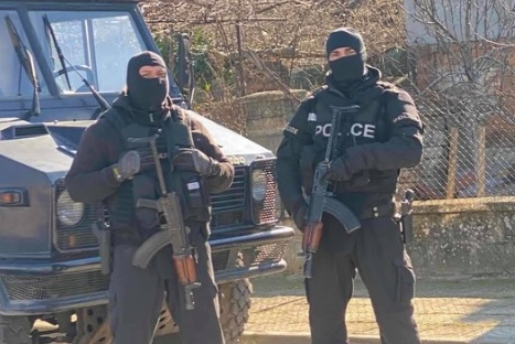 Първи подробности за задържаните бандити за банков обир в София, намерени са...