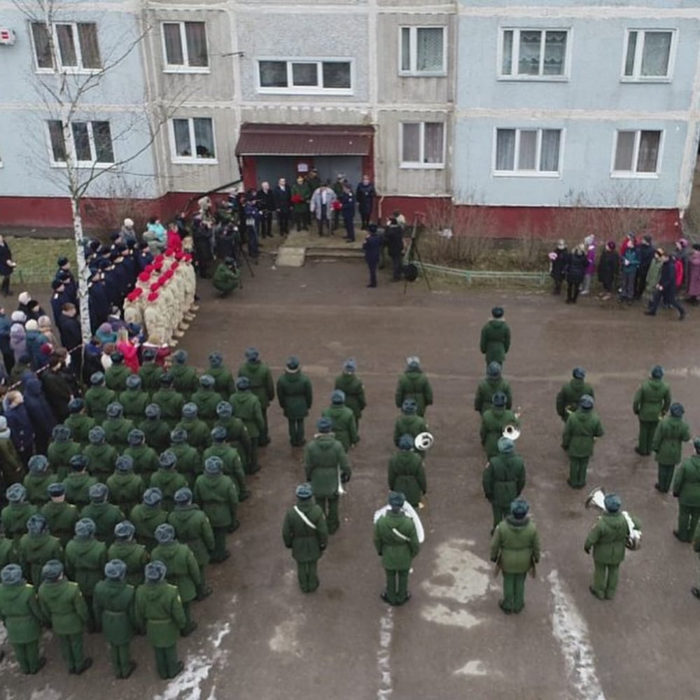 Военен парад само заради един човек? Може, ако е като този герой СНИМКИ 