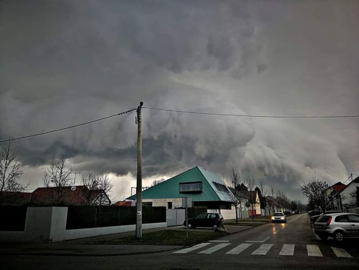 "Meteo Balkans" бие тревога: Бурята вече е на Балканите КАРТИ/СНИМКИ