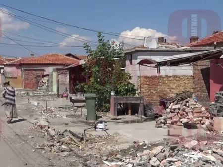 Опасна срамна болест плъзна в циганския квартал край Южния плаж в Бургас 