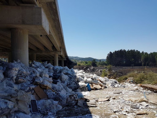 Отново планина от боклуци под магистрала "Струма"