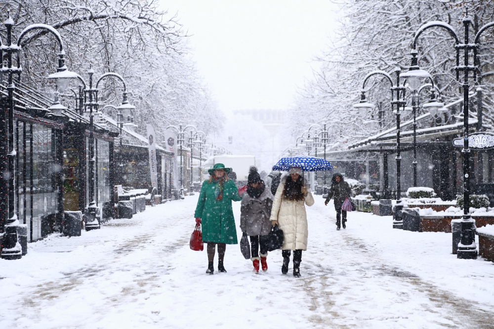 Лютата зима иде към България! НИМХ разкри къде днес пада големият сняг