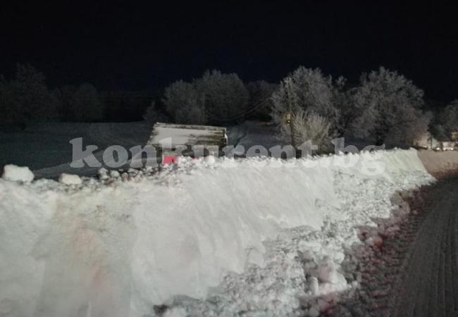Скиорите във Враца ликуват, на "Пършевица" натрупа 80 см сняг 