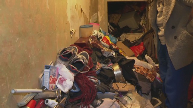 Жена подлуди съседите си в Пловдив с кошмарна колекция СНИМКА