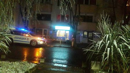 Ужасяващ инцидент в Бургас, районът е отцепен от полиция 
