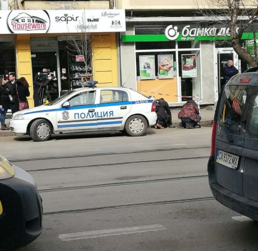 Извънредно! Обраха клон на банка ДСК в София