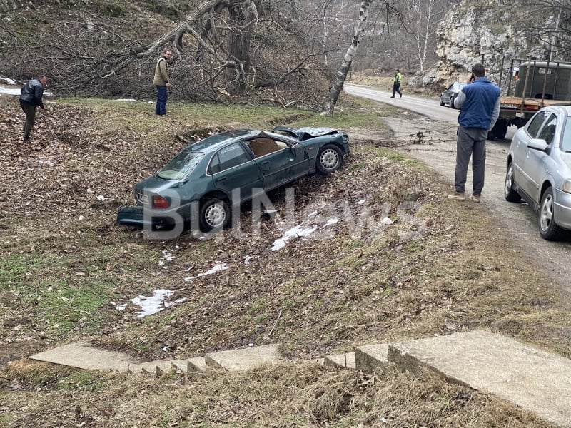 Зрелищна каскада с „Роувър“ край Враца СНИМКИ