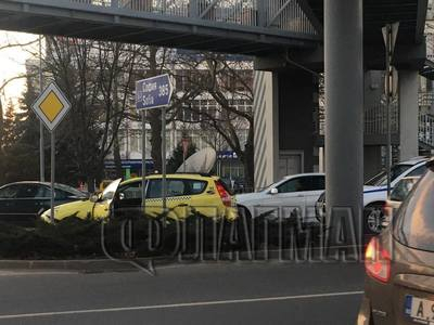 Зрелищен екшън с такси и полиция в Бургас СНИМКИ