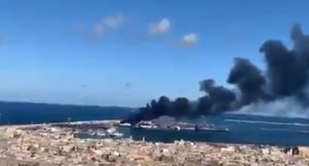 Започна ли войната?! Армията на Хафтар атакува и потопи турски кораб с оръжия в Триполи ВИДЕО 