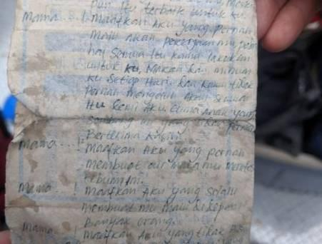 Студентка намери писмо в бутилка на 16 г. и то ѝ скъса сърцето