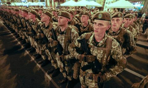 Украйна тревожно: Русия се готви за война