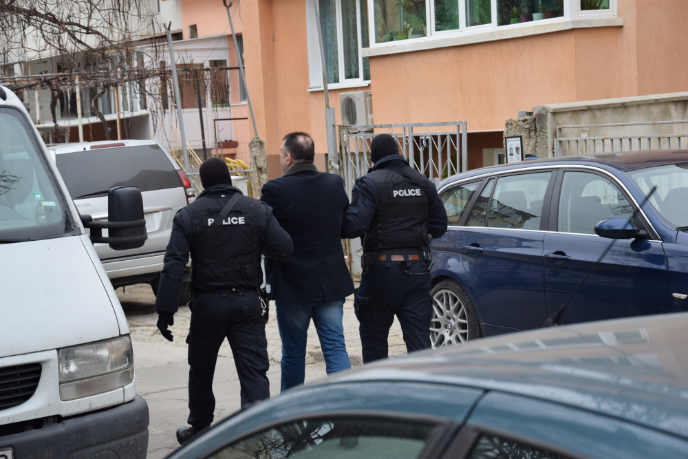 Закопчаха опасен престъпник в София