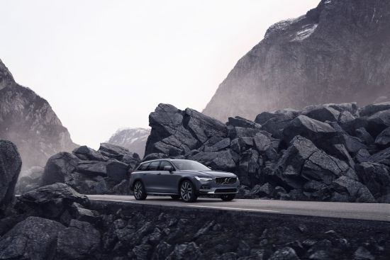 Volvo Cars представи обновените модели S90 и V90