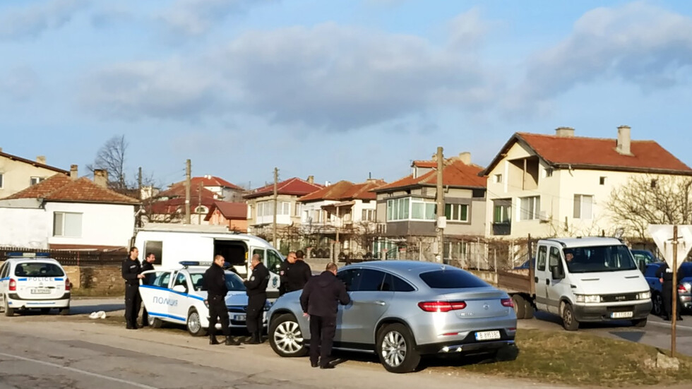 Варна почерня от полиция, задържаха... 